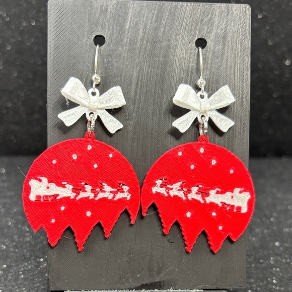 Jewelry - Santa Sleigh Christmas Earrings | Silver Tone Accents 🎄🤍